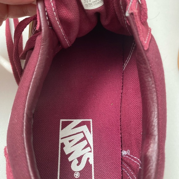 Vans - Picture 3 of 3